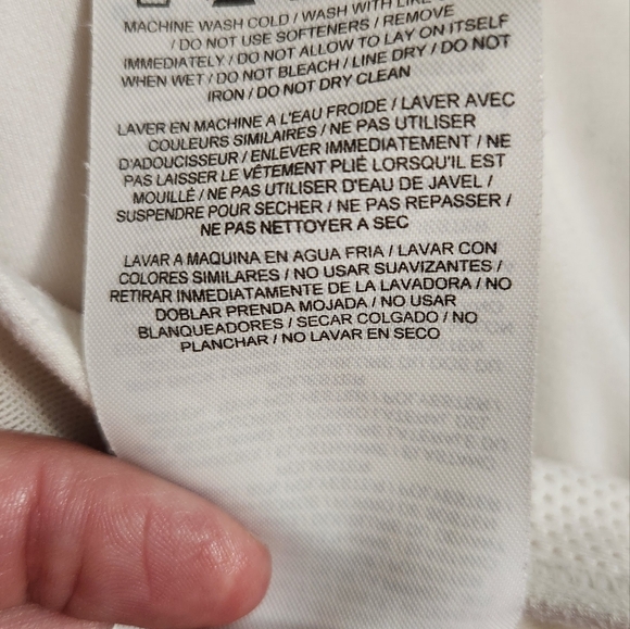 Nike built-in-bra tank - Picture 2 of 8